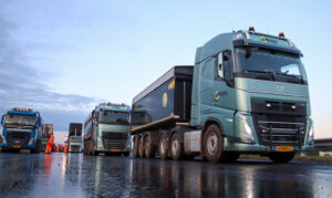 Projectupdate Boskalis - vrachtwagen ofwel truck van De Bruyn Transport in actie op wegwerkzaamheden